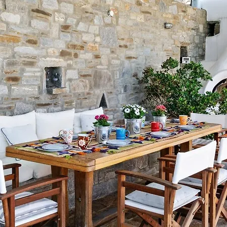 Holiday * Lefkes (Paros)